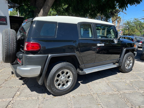 Imagen 7 de 15 de Toyota Fj Cruiser 2012 4x4 Automático Full