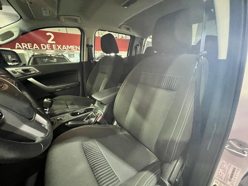 Imagen 13 de 22 de Ford Ranger Xlt 4x4 3.2 Usada 2021 Nueva Manual