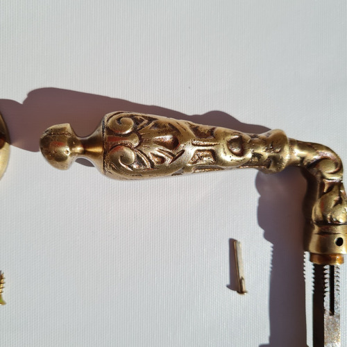 Imagen 3 de 10 de Picaporte Y Manija Pomo En Bronce Macizo Tipo Antiguo