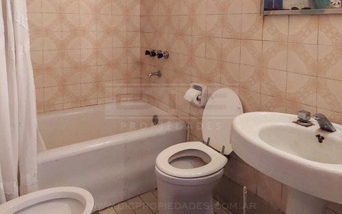 Casa 5 Ambientes Venta - Florida Oeste