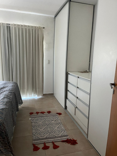 Imagen 7 de 9 de Impecable Duplex 3 Amb Con Jardin Y Cochera