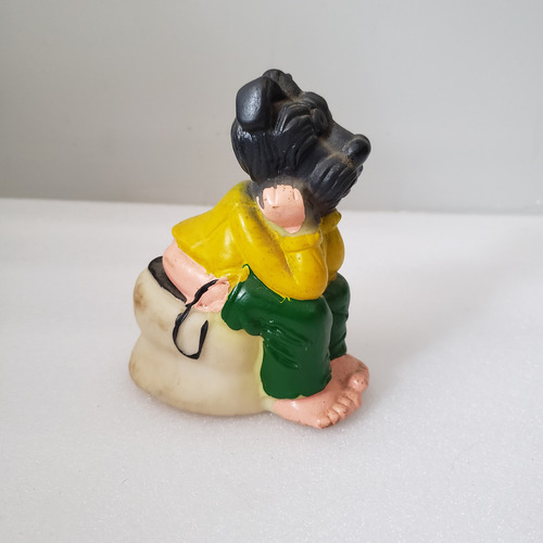 Figura Juguete Vintage De Goma, Chillon Perro Sobre Poceta