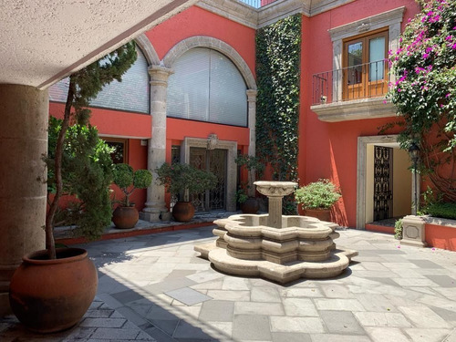 Casa Estilo De Colonial, En Venta En San Ángel