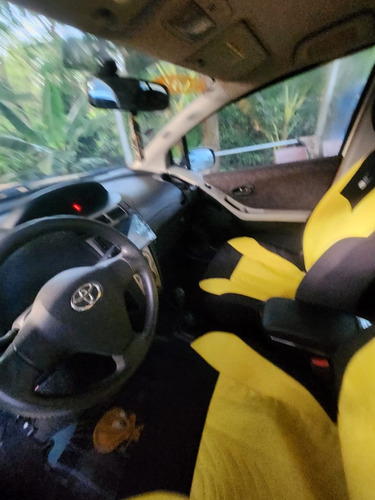 Toyota Vitz 2011 V4