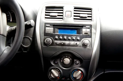 Nissan March 1.6 Active