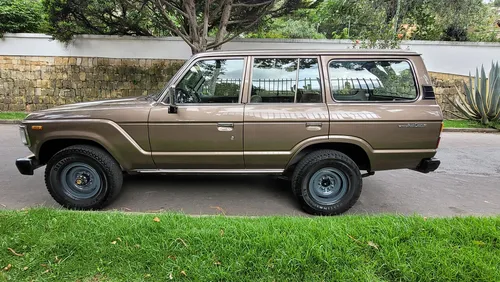 Toyota Land Cruiser Fj62 Versión Gx