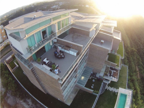 Se Vende Ph 260m2 Alto Hatillo 8680