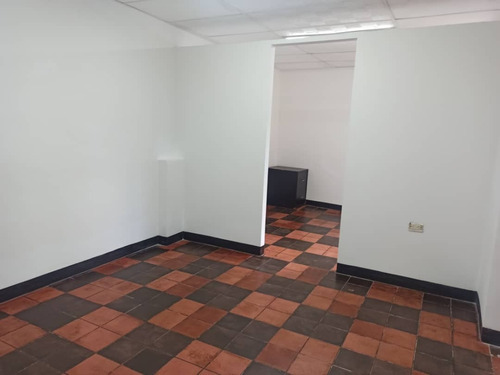 Se Alquila Excelente Local Para Oficina Distribucion De 4 Amlios Y Comodos Espacios En Una Zona Comercial Y Profesional Como Lo Es La Campiña En Caracas Em