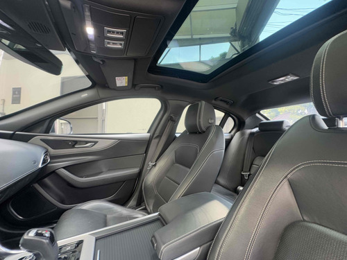 Jaguar XE 2.0 16V INGENIUM P250 GASOLINA R-DYNAMIC HSE 4P AUTOMÁTICO