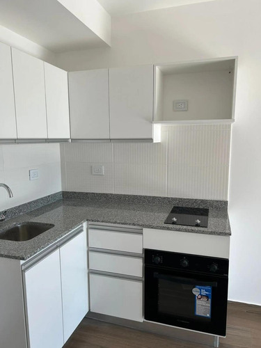Departamento Monoambiente En Alquiler - 1 Baño - San Cristóbal