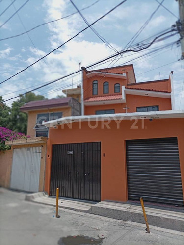 Casa En Venta En El Barrio San Lucas