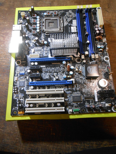 Motherboard Intel Extreme Dp45sg S775 - No Funciona Marrón (Usado)