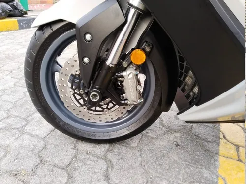 Kymco Maxiscooter Ak550