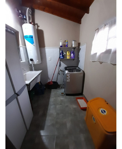 Chalet Con Galpon Induistrial En Venta. Excelente Propiedad