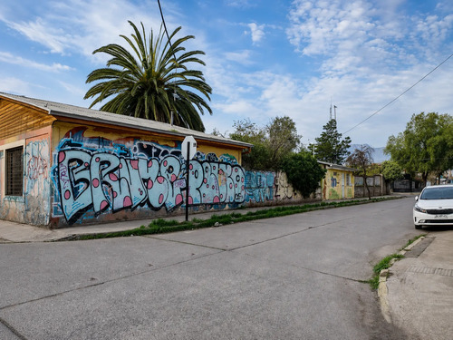 Terreno Esquina 961,47m2 Con Acceso Por 3 Calles La Cisterna