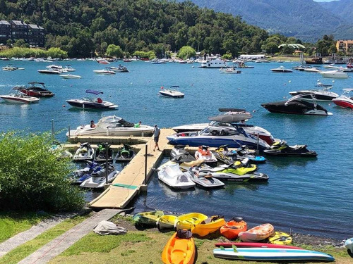 Broker- Casa Pucon Orilla Lago- Condominio Seguro - 1 -