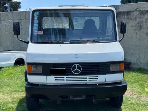 Mercedes Benz 710 Chasis C/cabina 2009