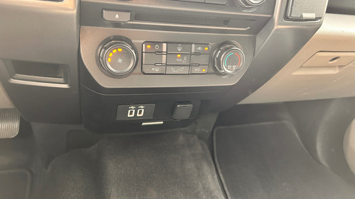 Ford Lobo 5.0l Doble Cabina Xlt V8 4x2 At