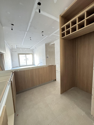 3 Ambientes - 1 D - Balcon - Cochera - 65 Mts Categoria -