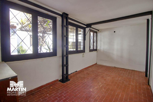 Casa Ph En Venta En Olivos 3 Ambientes, Con Cochera, Jardín Y Galpón. 170 M2 Cub.