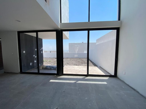 Vendo Casa En Zibatá, 3 Niveles, Jardín Zen, 3 Recamaras, Una Es Master Suite