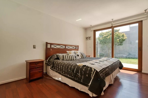 Casa En Venta De 4 Dorm. En Codominio