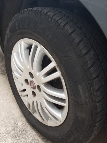 Fiat Linea 2014 1.8 16v Essence Flex Dualogic 4p