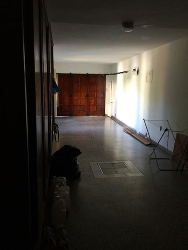 Imagen 3 de 6 de Casa En Venta De 5 Dormitorios C/ Cochera En Lomas De Zamora