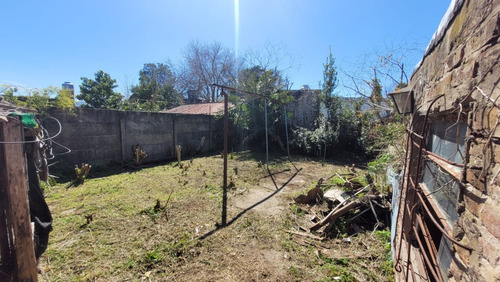 Vendo Lote 10 Por 30 Con Casa A Reciclar