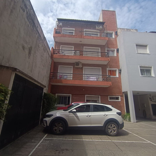 Departamento C/ Balcón Y Cocheras-luz Avell Centro