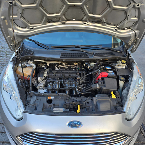 Ford Fiesta Kinetic 1.6 Titanium Powershift 120cv