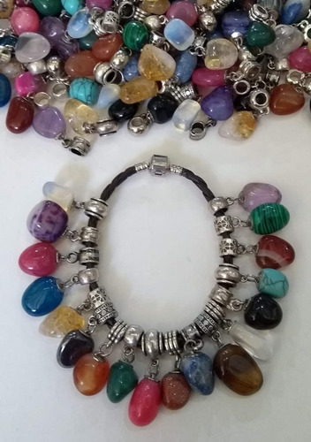 Pulseira De Couro Trançado Com Berloques