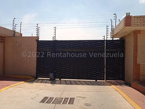 Imagen 24 de 25 de Freddy Camacaro Rentahouse, Townhouse En Venta En Monteserino San Diego. 22-17173