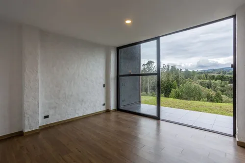 Casa En Venta En Vía Principal De Santa Elena. Cod V15184