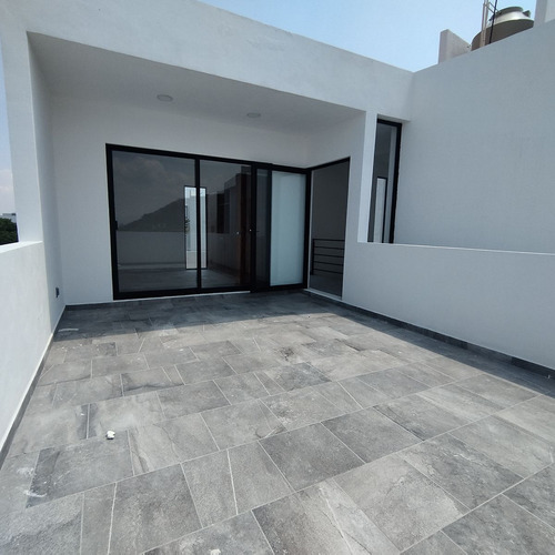 Casas En Venta En El Condado, Jardín, 3 Recamaras, Una En Pb, De Lujo !