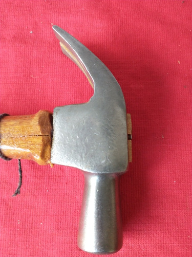 Antigo Martelo De Carpinteiro Com Cabo De Madeira Cumarú. (Usado)