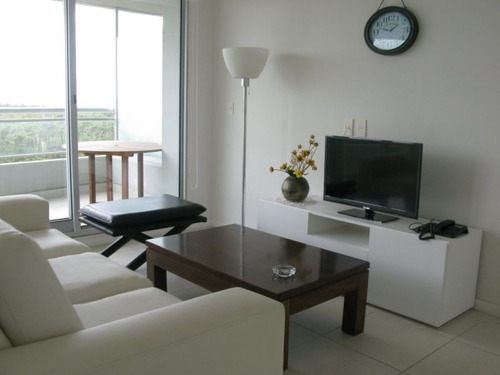 Venta De Apartamento 2 Dormitorio Y Medio En Brava