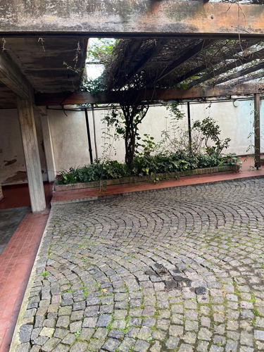 Cochera Semicubierta San Isidro Nº 10 - Venta