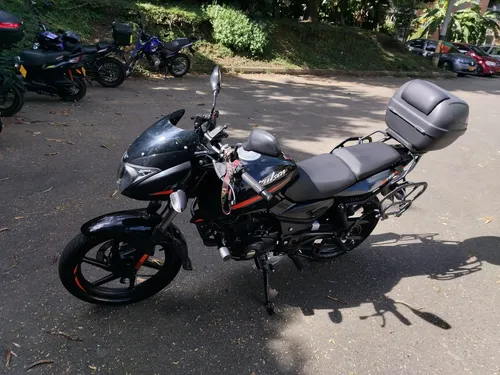 Pulsar 180 Fi Neon