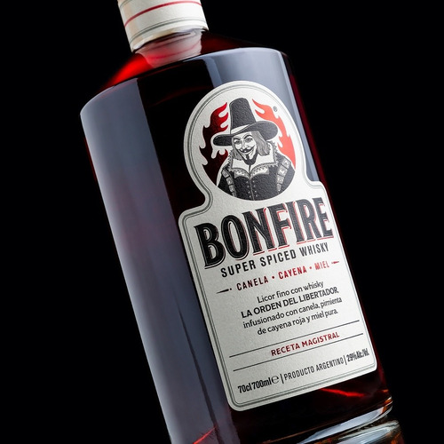 Bonfire Licor De Whisky Canela Cayena Miel 700 Ml Operativo 