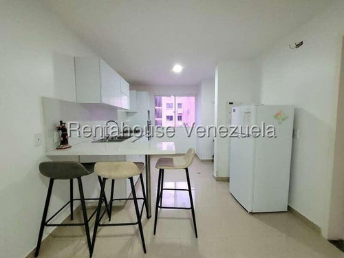 Yoselin Cabesas Vende Apartamento En Ciudad Roca, Yc 25-23837