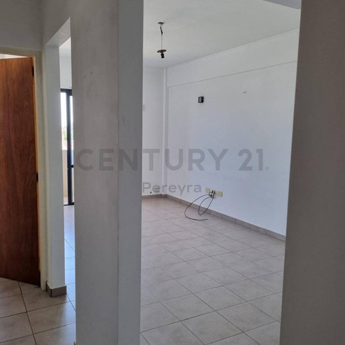 Imagen 4 de 13 de 45 Entre 30 Y 31 - Departamento Con Cochera En Venta. La Plata