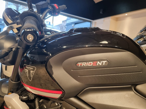 Imagen 4 de 11 de Triumph Trident 660 Hilton Motors Co.