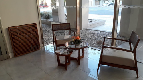 Imagen 3 de 28 de Venta 2 Amb En Edificio