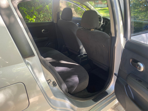 Nissan Tiida 1.8 Visia