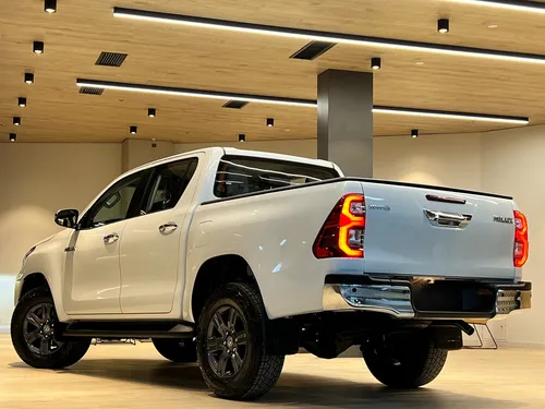 Toyota Hilux 2.4 Diesel Srv 4X4 At