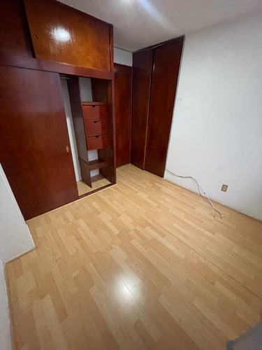 Cuarto Con Amplios Closets