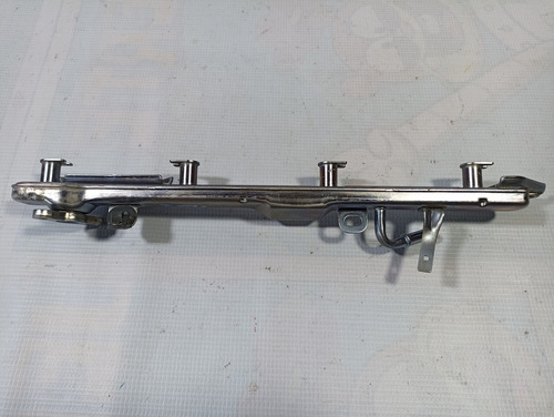 Riel De Inyectores 2 Toyota Sequoia 5.7 08-18 Original (Usado)