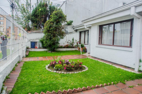Casa En Venta En Bogotá. Cod V1051066