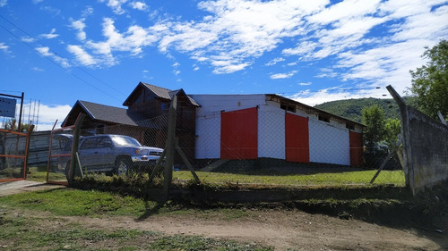 Imagen 2 de 15 de Galpón Con Oficina Sobre Carcano. Galpón En Venta. - 700 M². 250 M² Cub.